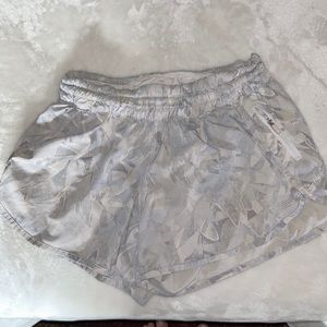 LULULEMON TRACKER SHORT